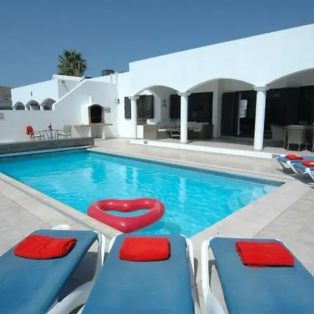 Playa Blanca Sleeps 7 With Pool * 플라야블랑카