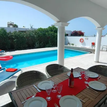 וילה Playa Blanca Sleeps 7 With Pool