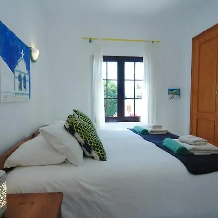 Playa Blanca Sleeps 7 With Pool וילה